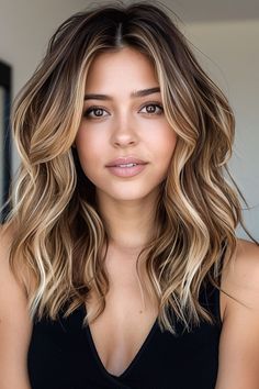 Explore gorgeous and trendy fall blonde hair ideas for a fresh look in 2024. 🍁✨ #FallHairColors #BlondeHairTrends #AutumnBlonde #BlondeInspo #SeasonalHair #ChicBlondeStyles #WarmBlondeShades #HairColorIdeas #FallBeauty #BlondeTransformation Chocolate Brown And Blonde Highlights, Over 40 Highlights, Light Brown Hair With Dark Roots Caramel Highlights, Blonde Highlights Brunette Hair, Blonde Highlights On Dark Brown Hair Curtain Bangs, Bright Highlights Brown Hair, Medium Length Hair With Highlights, Summer Brunette Hair Balayage Sun Kissed, Summer Hair Color For Brunettes Highlights Sun Kissed