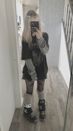 Causal Emo Outfits, Everyday Goth Outfit, Emo Black Outfits, Hello Kitty Emo Outfits, Alt Emo Grunge Outfits, Emo Outfits Cold Weather, Pretty Emo Outfits, Cold Weather Emo Outfits, Winter E Girl Outfit