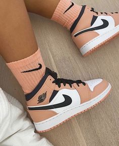 Sneaker Outfits, Custom Nike Shoes, Shoes Sneakers Jordans, Nike Shoes Jordans