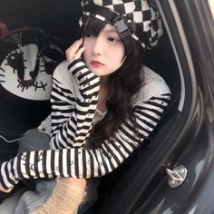 Streetwear Harajuku Longsleeve - Pastel Kitten Unique Clothing Stores, Casual Striped Shirt, Estilo Harajuku, Harajuku Punk, Techwear Fashion, Rash Guard Swimwear, Harajuku Women, Aesthetic Streetwear, Stripe Outfits