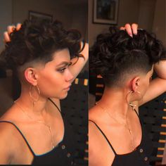 Short Haircut Brunette, Brunette Curls, Undercut Curly Hair, Haircut Brunette, Undercut Fade, Edgy Short Haircuts, Curly Undercut, Curly Pixie Hairstyles, Shaved Undercut