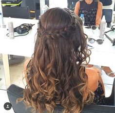 Prom Hair Ideas, Prom Hair Styles, Half Bun Hairstyles, Rambut Brunette, Hoco Hairstyles, Hairstyles For Layered Hair