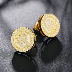 Brand New Women's Round Gold Crown Earrings 14k Yellow Gold Plated Sterling Silver Genuine 2ct Lab Created Diamonds Push Back Style 12mm Across 3mm Thick Retail Price $350 Buy With Confidence From A Top Rated Seller W/ A 99% + Rating! A0318 (Id-418) Luxury 14k Stamped Cubic Zirconia Jewelry, Classic Gold Plated Round Diamond Earrings, Luxury 14k Stamped Earrings, Luxury Round Earrings 14k Gold, Vvs Clarity 14k Gold Round Earrings, Gold Earrings With Pave Setting, Gold-plated Brilliant Cut Round Earrings, Gold Plated Brilliant Cut Round Earrings, Gold Plated Round Earrings With Brilliant Cut