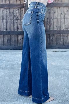 Wide Leg Cowgirl Jeans, Jeans Bottom Design, Western Wide Leg Jeans, Cute Western Jeans, Women’s Jeans, Womens Wide Leg Jeans, Western Fashion Outfits, Rodeo Jeans, Jeans Western