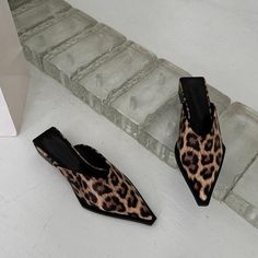 Season: Spring/Autumn Applicable Place: Outside Heel Type: Square heel Pattern Type: Solid Cow Hide Shoes, Casual Slides, Heels Patterns, Punk Shoes, Comfortable Slippers, Fur Shoes, Low Heel Sandals, Point Shoes, Spike Heels