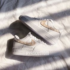 New W Box Lv Painted Only On The Swooshes! White And Nude Nike Air Force 1, Nike Airforce 1 Louis Vuitton, Airforce 1 Custom Louis Vuitton, All Black Nikes, Shoes Nike Air Force, Nike Air Max Excee, Nike Neon, Running Sneakers Women, Shoes Nike Air