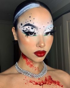 Halloween Women Makeup, Creepy Halloween Makeup, Cute Halloween Makeup, Halloween Makeup Diy, Halloween Makeup Pretty, Makeup 101, Pretty Halloween Costumes, Amazing Halloween Makeup