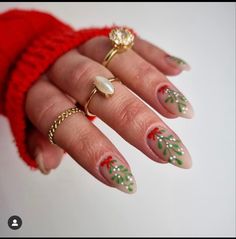 Dec Nails, Nail Art Noel, Nice Nails, Seasonal Nails, Christmas Nail Art Designs, Manicure Ideas, Under The Mistletoe, Nail Styles