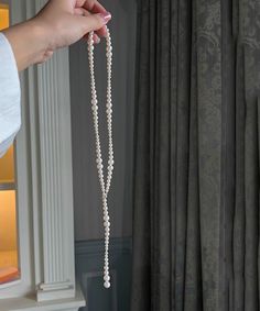 Elegant White Pearl Beading Gratuated Bead NecklaceMade of fine Pearl Beading.Length: 61cm/23.79". Matches easily with daily hairstyle, dresses & Shirts Long Fall Dresses, Padded Dress, Pearl Beading, Patchwork Coat, Daily Hairstyles, Necklace Elegant, Elegant Accessories, White Pearl, Bead Necklace