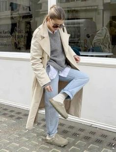 Fall Outfit With Birkenstocks, Wool Socks And Birkenstocks, Birkenstock Autumn Outfit, Socks Fashion Outfit Ideas, Birkenstock Socks Outfit, Uggs And Socks, Socks And Birks Outfit, Birckingstock Outfit