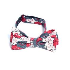 This handmade batwing bow tie by Olaf Olsson is made of Japanese cotton that has a bright floral pattern plum flowers from Japan. The Steel Ume bow tie is great neckwear.  #olafolsson #batwing #bowtie Plum Flowers