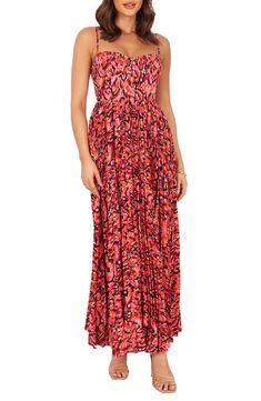 Flowy and romantic, this maxi dress showcases a structured bodice, a smocked back and neat pleats that add movement to the vibrant print. Hidden back-zip closure Sweetheart neck Adjustable straps Partially lined 100% polyester Hand wash, dry flat Imported Glitter Prom Dresses, Gorgeous Maxi Dresses, Petal And Pup, Short Summer Dresses, Sequin Prom Dresses, Prom Dress Shopping, Usa Dresses, Green Prom Dress, Satin Prom Dress