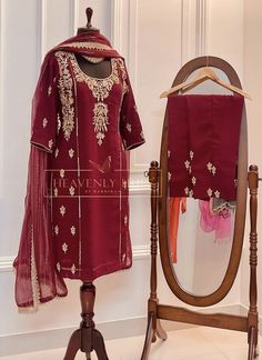 Punjabi Heavy Suits, Heavy Suit Design, Idaho Clothing, Suit Design Ideas, Heavy Suits, Designer Punjabi Suits Patiala, Bridal Suits Punjabi, Punjabi Dress Design