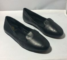 Vince Camuto Womens 7.5 M 37.5 Leather Ballet Flats Shoes. Condition is Pre-owned. Shipped with USPS Priority Mail. Ballerina Shoes, Flats Shoes, Leather Ballet Flats, Ballet Flat Shoes, Vince Camuto, Priority Mail, Ballet Flats, Shoes Flats, Loafers