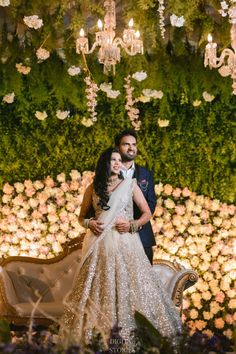 Poolside reception ideas Indian Wedding Reception Photography, Wedding Reception Attire, Poolside Reception, Bride Groom Photoshoot, Bride Groom Poses, Groom Photoshoot