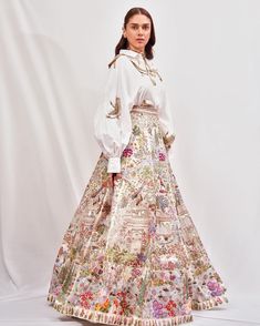 Recreating Celebrity Outfits, Lenga Design Indian Weddings, Rahul Mishra Lehenga, Wedding Dress Indian, Rahul Mishra, Trendy Outfits Indian, Desi Wedding Dresses, Lehenga Designs Simple, Fashion Design Collection