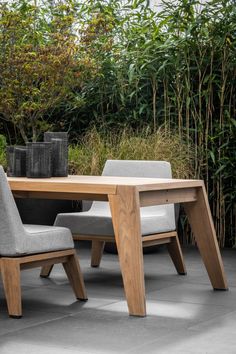 Borek buitenmeubelen en parasols. Hybrid collectie. Cube Furniture, Scandi Furniture, Chair Design Wooden, Wood Furniture Design, Furniture Design Chair, Backyard Furniture, Hardwood Furniture, Outdoor Furniture Plans, Wood Shop Projects