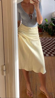 Soft Romantic Outfits, Conservative Summer Outfit, Vintage Inspired Outfit, Conservative Fashion, Classy Fashion, Fashion Mistakes, Mode Inspo, 10 Pounds, Mode Inspiration