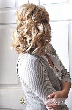 Can't decide if I want up or down hairdo? Either way this is so beautiful! Medium Hair Styles For Women, Fishtail Braid, Edgy Chic, Penteado Cabelo Curto, Spring Hairstyles, Homecoming Hairstyles, Hair Dos, Bridesmaid Hair, Loki