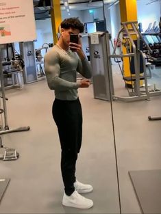 thank you fast shipping and fast receiving looks exactly like the image Gym Aesthetic Outfit Men, Boys Gym Outfits, Gym Drip Men, Men's Gym Outfits, Men Gym Fashion Workout Outfits, Mens Gym Outfits Aesthetic, Guy Working Out, Guy Gym Outfit