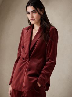 Tailored luxury.  Discover the sumptuous feel of soft, cotton velvet —a seasonal sensation— meticulously tailored with structured shoulders, a peak lapel, and a double-breasted closure for endless appeal.  Peak lapel.  Double-breasted closure.  F Luxury Red Fitted Double Breasted Suit, Chambray Blazer, Tweed Blazer Women, Polka Dot Blazer, Peak Lapel, Classic Blazer, Velvet Blazer, Summer Chic, Striped Blazer