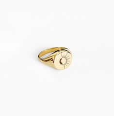 18K 14K Sun and Moon Signet ring, Engraved Round Signet Ring, Solid Gold Signet ring, Gold Pinky ring, 9K Gold chevalier ring, Women's Signet, Women's Pinky ring, 9K signet ring, Custom personalized signet chevalier ring, FREE EXPRESS SHIPPING Trendy yet classic chevalier ring with round head engraved with a lovely sun and moon design. Rings are made in 18K, 14K or 9K solid gold. Whisper... Live by the Sun, Love by the moon! ------------------------------------------- R I N G S P E C S Round/cir Chevalier Ring Woman, Signet Rings Women Gold, Moon Signet Ring, Signet Ring Design, Sun And Moon Design, Signet Ring Gold, Mens Ring Designs, Pinky Signet Ring, Gold Pinky Ring