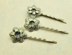 pin size:55x2mmFlower size:20mmcolor:antique bronzematerials:metalQuantity:20pcsif you have any other questions,please contact with me!! Blank Hats, Dance Accessories, Diy Hair Accessories, Flower Hair Clips, Flower Hair, Diy Hairstyles, Flowers In Hair, Antique Bronze, Bobby Pins