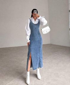 Modest Outfit Inspo Summer, Long Jean Dress Outfit, Denim Aesthetic Outfit, Tzniut Outfits, Outfit Ideas For University, Casual Modest Outfits, Denim Dress Outfit Ideas, Dress With Jeans, Modest Dresses Casual