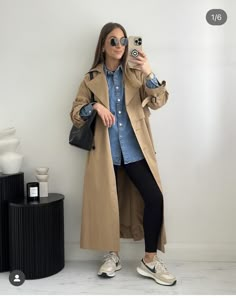 Casual Trench Coat Outfit, Eurotrip Outfits, Fall Fashion Trends Women, Coat Outfit, Stylish Work Outfits, Layering Outfits, Casual Winter Outfits, Work Outfits Women