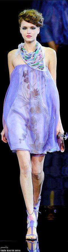 Giorgio Armani Spring 2014 RTW ♔ Tr�ès Haute Diva ♔ Periwinkle Fashion, Floating Fabric, Couture 2014, Popsugar Fashion, Armani Prive, 2014 Fashion, Purple Fashion, Purple Dress, Giorgio Armani