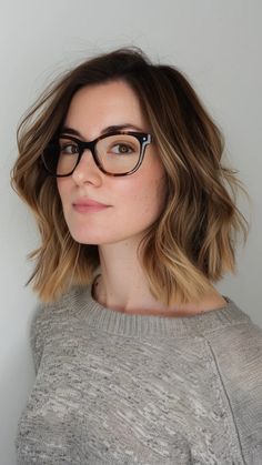 It’s time to embrace your specs and elevate your style game with these 32 sizzling hot hairstyles that are set to dominate 2024. Gone are the days when glasses were seen as a hindrance to Shoulder Length Hair With Glasses, Short Hair And Glasses Women, Haircuts For Glasses Women, Haircuts For Women With Glasses, Haircut With Glasses, Women Wearing Glasses, Blonde Lob Hair, Hair Chop, Easy Winter Hairstyles