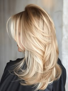 36 Medium Length Haircut with Layers Ideas: Inspiring Looks for Your Next Salon Visit Medium Length Haircuts With Layers, Shoulder Length Layered Hair, Layered Hair With Bangs, Shag Hairstyles, Layered Haircut