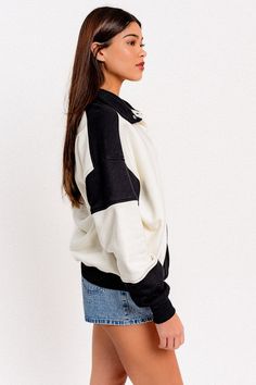 White and black oversized color block pullover sweatshirt. 95% Cotton 5% Spandex Sweater Crop, Crop Top Sweater, Long Crop Top, Long Sleeve Crop Top, Skirt Pants, Pullover Sweatshirt, Denim Pants, Jumpsuit Dress, Sweater Top