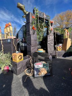 there is a truck that has been decorated with halloween decorations and other things on it