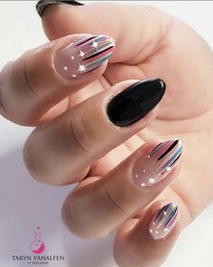 Nails Designs Almond, Almond Shaped Nails, Shaped Nails, Fancy Nails Designs, Girlie Girl, Almond Shape Nails, Nail Art Ombre, Striped Nails