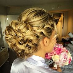 curly+chignon+with+a+side+braid Hair Styles For A Wedding, Braided Hair Styles, Long Hair Updo, Have Inspiration, Wedding Hairstyles Updo, Side Braid, Braided Hair, Fancy Hairstyles, Hair Updo