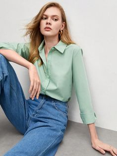 verde menta Casual Collar manga larga Tela tricotada Liso Camisa Embellished No-Elástico Verano Green Blouse Outfit Casual, Mint Blouse Outfit, Green Blouse Outfit, Primavera Outfit, Blouse Outfit Casual, Mint Blouse, Curved Hem Shirt, Outfit Primavera