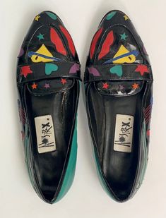 Absolutely hip and fun vintage slip on shoes by designer Asterix! Perfect for any lover of 80s fashion! Multi patterned vibrant designs of lips, stars and hearts! Such unique and trendy loafers for your next day out. These fabulous loafer shoes were made in Brazil Great vintage condition Size 8.5 US SHIPPING  FREE International shipping, please see the rate Please add our shop as a ❤ favorite so you can find us again! Our website is minxandonyx.com Www.facebook.com/minxandonyx @minxandonyx follow us on Instagram Thank you for shopping at Minx and Onyx Vintage! 80s Vintage Clothes, Vintage Flat Loafers For Spring, Vintage Flat Loafers With Rubber Sole, Vintage Flat Loafers, 80s Shoes Women, Trendy Loafers, Artsy Shoes, 80s Shoes, Navy Blue Purse