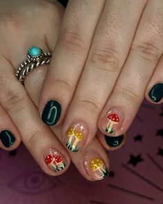 Aesthetic Nails Y2k Fall Mushroom Nail Art, Boho Autumn Nails, Boho Gel Nail Designs, Mushroom Nails Simple, Short Mushroom Nails, Toadstool Nails, Mushroom Nails Art, Mushroom Nail Designs, Aesthetic Nails Y2k