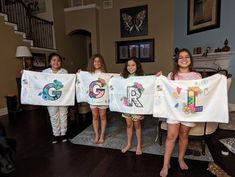 Young girls craft pillow cases 10th Birthday Slumber Party Ideas, Preteen Sleepover Birthday Party, 10th Birthday Sleepover Ideas, Bday Sleepover, Sleepover Crafts, Kids Sleepover, Birthday Sleepover