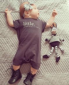 15 Cozy Baby Boots to complete a cool-chic outfit - The Mood Guide Trendy Mom, Toddler Girl Shoes, Baby Boots, American Brand, Crib Shoes