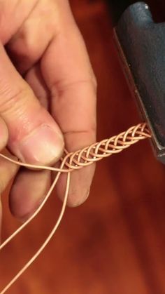 How to make a hand-knitted copper ring #2 Wire Jewelry Patterns How To Make, Rings Made From Wire, Copper Diy Projects, Copper Jewelry Diy, Handmade Copper Bracelet, Make Rings, The Ned, Silversmithing Jewelry, Wire Jewelry Patterns