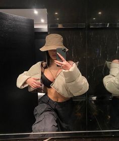 Night Hat, Insta Baddie, Looks Street Style, Fashion Poses, Streetwear Outfit, Looks Vintage, Fashion Killa, Outfits Casuales, Cute Casual Outfits