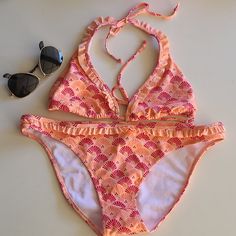 Super Cute. New, Never Worn. Top Size Xs. Can Fit Larger As Well. Needs Pads, But I Can Find Some In My Drawer To Include If Needed. Bottoms Size Medium. Peach Triangle Top Swimwear For Beach, Pink Sleeveless Beachy Tankini, Pink Halter Neck Beachy Tankini, Fitted Peach Swimwear For The Beach, Pink Triangle Top Tankini For Sunbathing, Pink Triangle Top Tankini For Beach Party, Pink Triangle Top Tankini For Spring, Pink Triangle Top Tankini For Beach, Pink Triangle Top Tankini Beachy Style