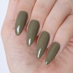 Green Nail Art Designs, Minimalist Nail, Green Nail Art, Green Nail, Essie Nail, Green Nails