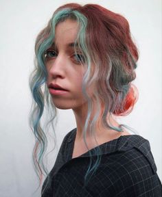 Corporate Colored Hair, Unquie Hair Color, Cool Hair Colour Ideas, Creative Color Hair, Angel Ring Hair, Unnatural Hair Color Ideas, Orange Blue Hair, Creative Hair Color Placement, Long Dyed Hair