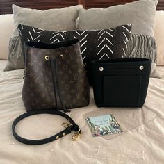 Like New Monogram Print Date Code Tx0290 Hardware Shiny No Wrinkling Or Cracking Of Any Kind Included: Black Felt Insert Clear Base Original Strap That Adjusts For A Crossbody Original Receipt Dust Bag Cheaper Elsewhere, Please Check My Reviews Cheap Bags, Monogram Prints, Black Felt, Louis Vuitton Bag, Dust Bag, Bag Lady, Louis Vuitton, Felt, Monogram