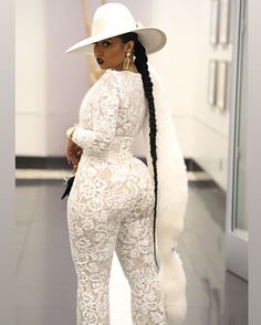 🇳🇮 Tammy Rivera Malphurs on Instagram: “BMORE bred me ATL Fed me” Tiki Fashion, Fall Attire, All White Outfit, Miss Dress, Fashion Bug, White Outfits, White Fashion