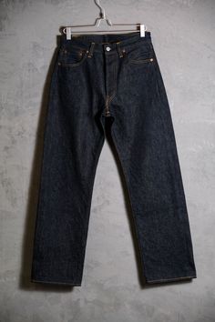 Levi's Vintage Clothing LVC 90's 47501 Selvedge Denim Jeans 555 factory made in the United States, selvedge large E, original color Price private message inquiry SIZE W30xL40 Waist：39cm Thigh：32cm Length：106cm Inseam：80cm Leg opening：22cm ◇Shipping is all from Asia, ◇All products are shipped by EMS, please include shipping costs. ◇Negotiate only accept payment with PAYPAL Welcome to our online store https://bansecondhandgoods.com/ Worldwide Shipping The official website provides credit card services, please contact us via private message if necessary. Find us IG: ban_secondhand_goods Thank you for checking us out :) Selvedge Denim Blue Jeans For Streetwear, Vintage Jeans With Double-needle Stitching For Streetwear, Selvedge Denim Jeans, Levis Vintage Clothing, Style Bundle, Levis Vintage, Selvedge Denim, Vintage Levis, Vintage Clothing