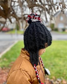 ✨ Toddler Earflap Cap ✨ The cutest winter cap to warm your minis. Comfortable, practical and handmade! 🙌 What makes it so special ✨ 🧶 Hand seamless knitting on circular needles 🧵 Impeccable handcrafting ☁️ Made with softest wool composition  Note: Can be made in different colors on request.  ------------------------ ✨ Bonnet à oreillettes pour tout-petits ✨ Le bonnet d'hiver le plus mignon pour réchauffer vos minis.  Confortable, pratique et fait main ! 🙌 Qu'est-ce qui le rend si spécial ✨ Composition Note, Seamless Knitting, Beanie Cap, Winter Cap, Faux Fur Pom Pom, Circular Needles, Fur Pom Pom, The Cutest, Winter Hats